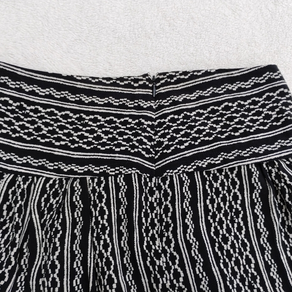 Madewell Women's Silk Skyline Tidal Wave Mini Skirt Size 6 Black White Geometric - Picture 3 of 6